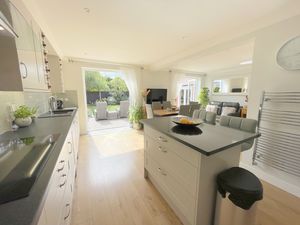Clacton Road- click for photo gallery